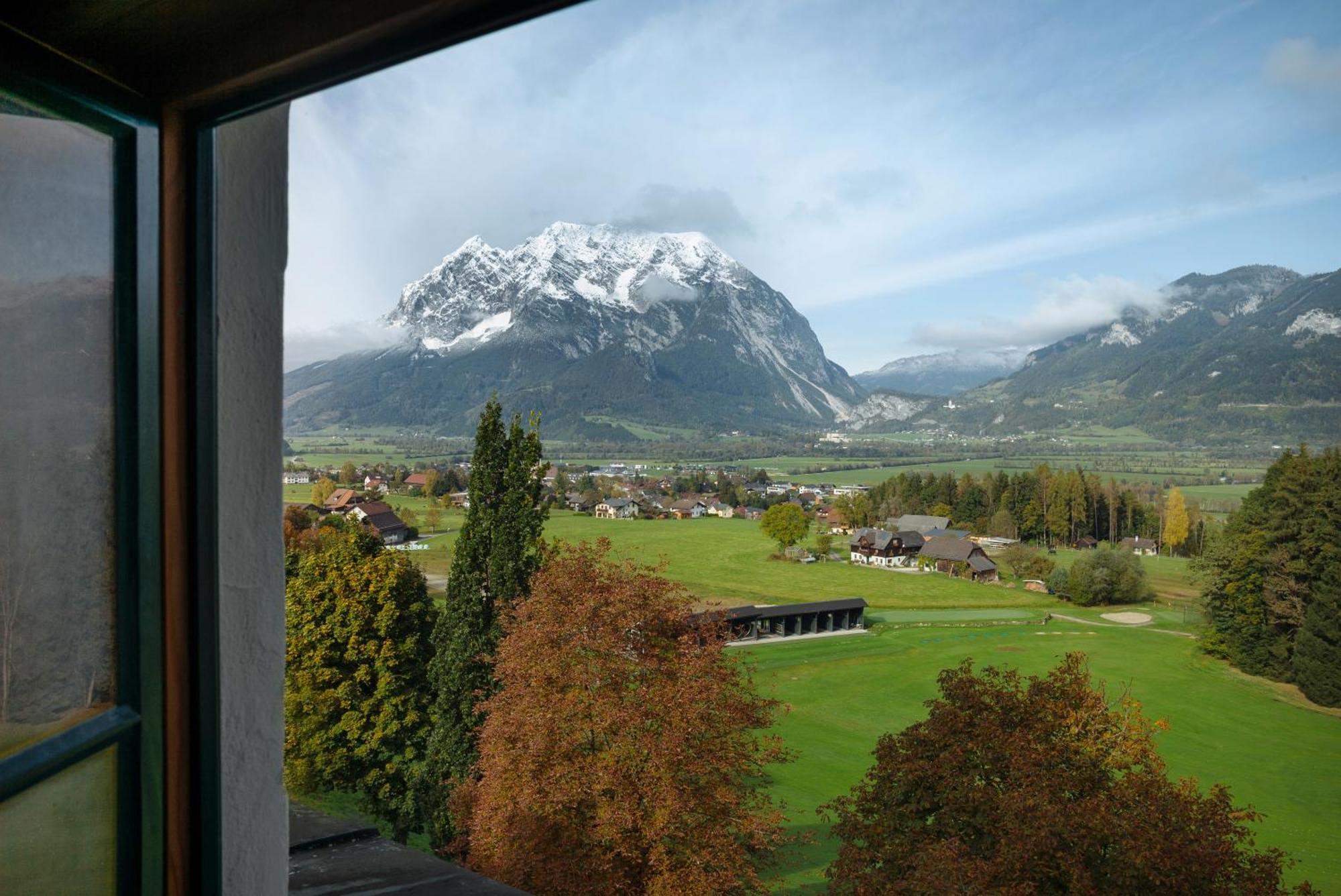 Imlauer Hotel Schloss Pichlarn Aigen im Ennstal Exterior photo View of the village